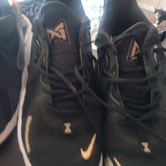 VARIETY TOP NIKE , JORDANS & MISC. LOT!!!!!   SIZE 11 - Picture 10 of 16